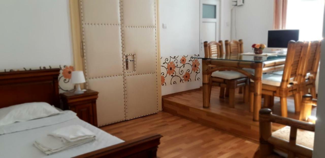 شقة Casa Piata Sfatului براشوف المظهر الخارجي الصورة